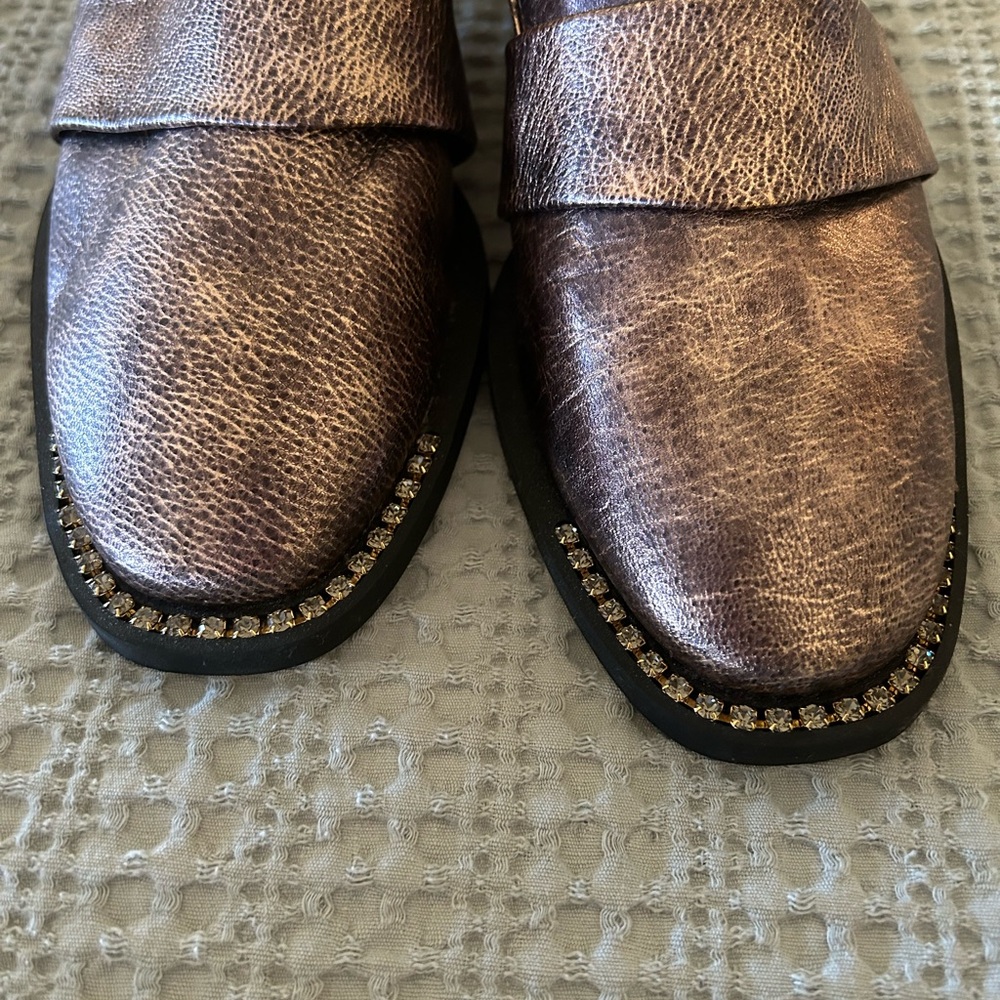 NWOT Free People Abbey Road sling back loafer style metallic color shoes.  Sz 11 - Picture 6 of 11
